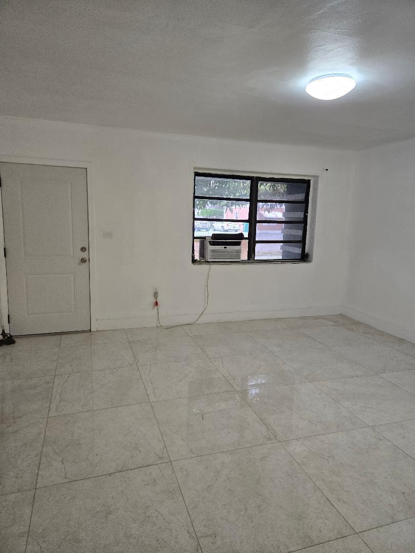 BISCAYNE GARDENS SEC F PART 2 - Residential Lease