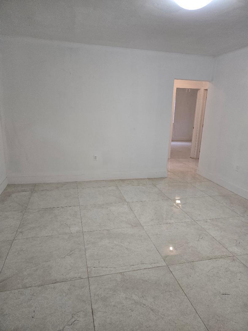 BISCAYNE GARDENS SEC F PART 2 - Residential Lease