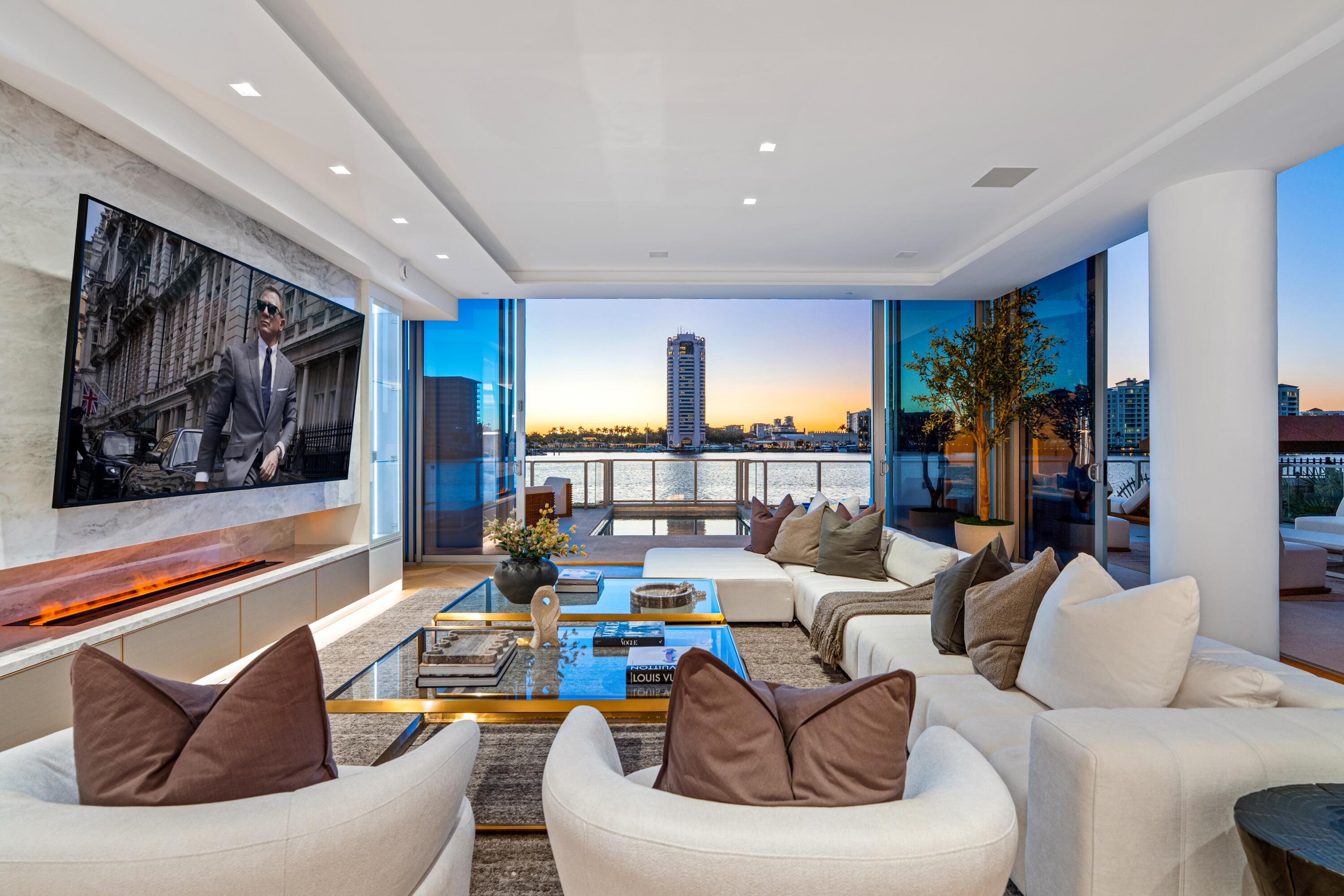 725 S Ocean Boulevard 101