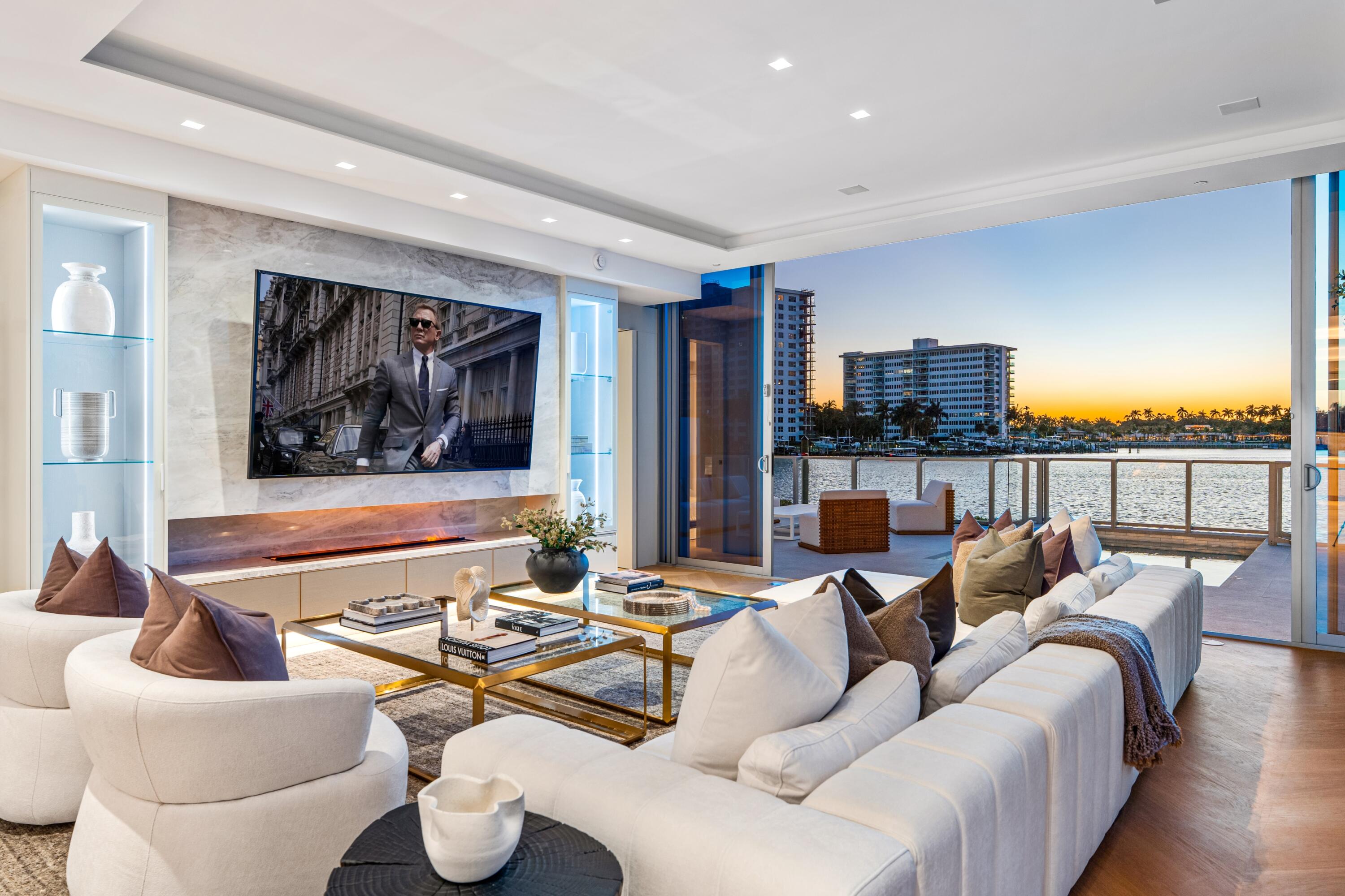 725 S Ocean Boulevard 101