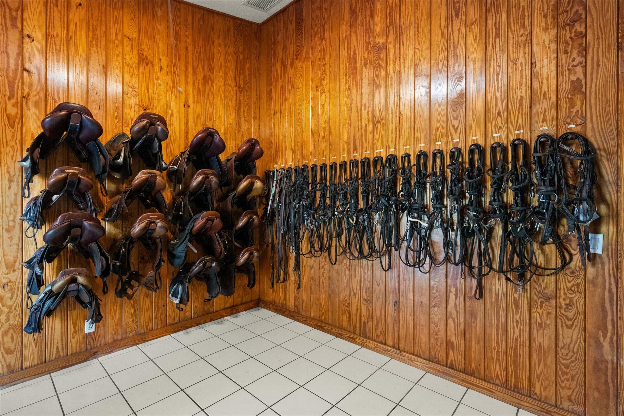 SADDLE TRAIL PARK OF WELL - Residential