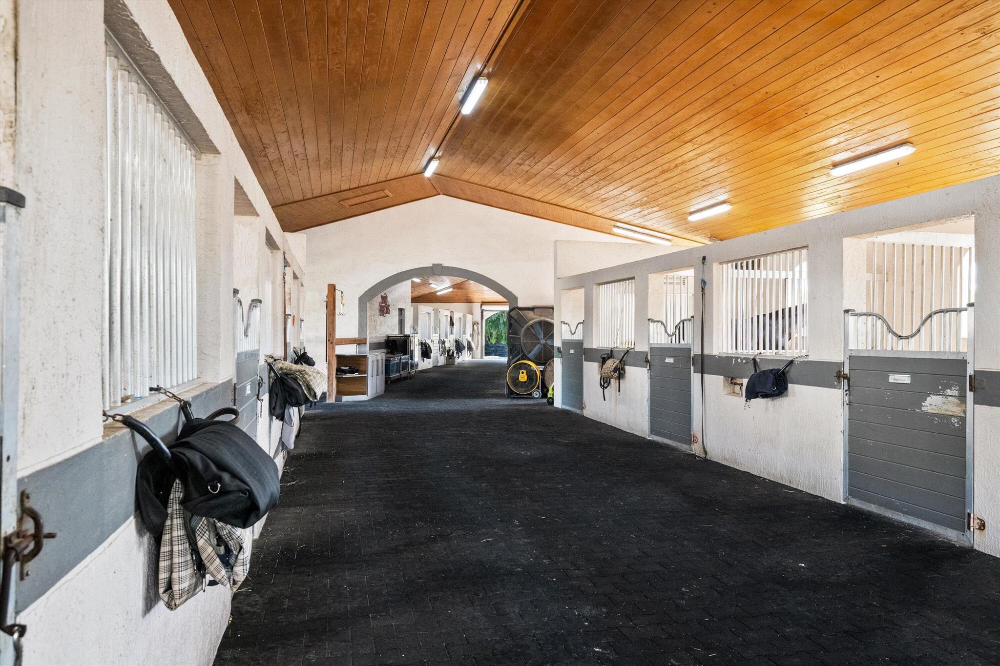 SADDLE TRAIL PARK OF WELL - Residential