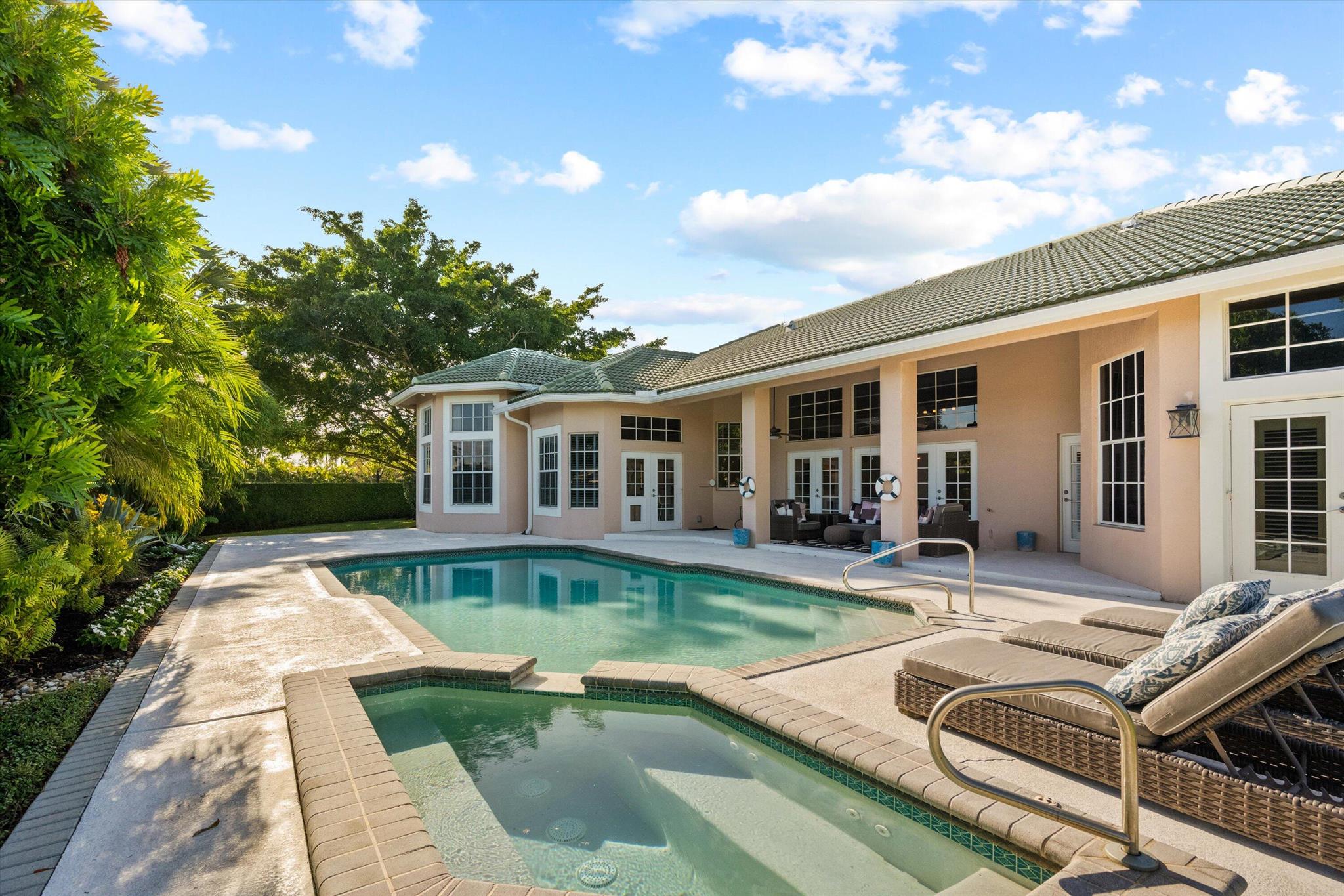 SADDLE TRAIL PARK OF WELL - Residential