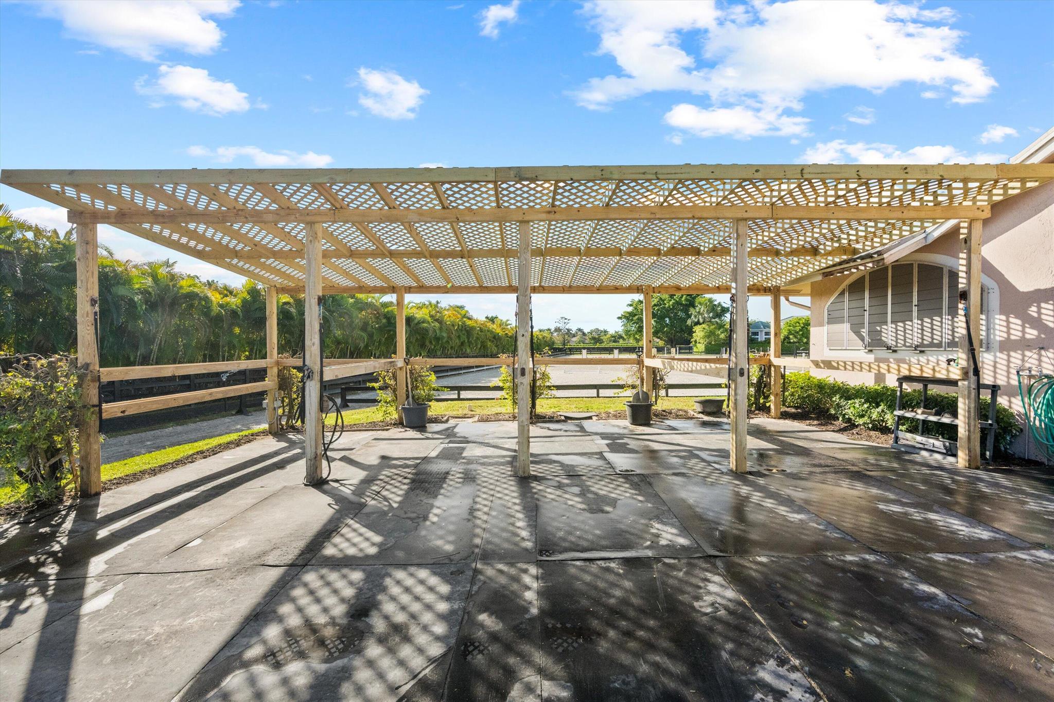 SADDLE TRAIL PARK OF WELL - Residential