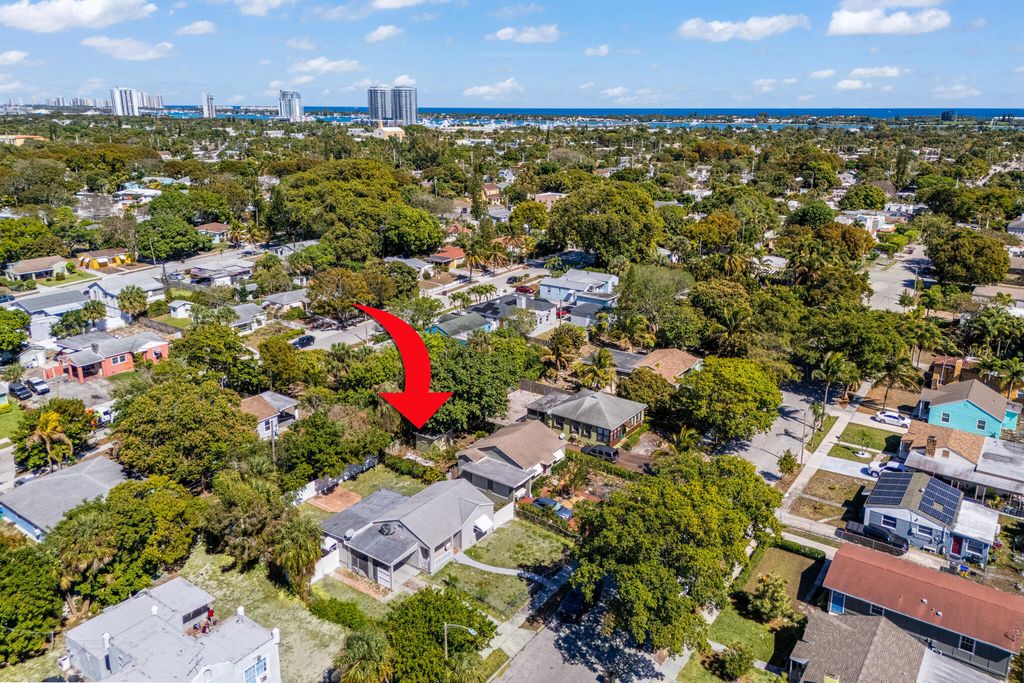 Photo of 933 30th Court, West Palm Beach, FL 33407 (MLS # B26016589)