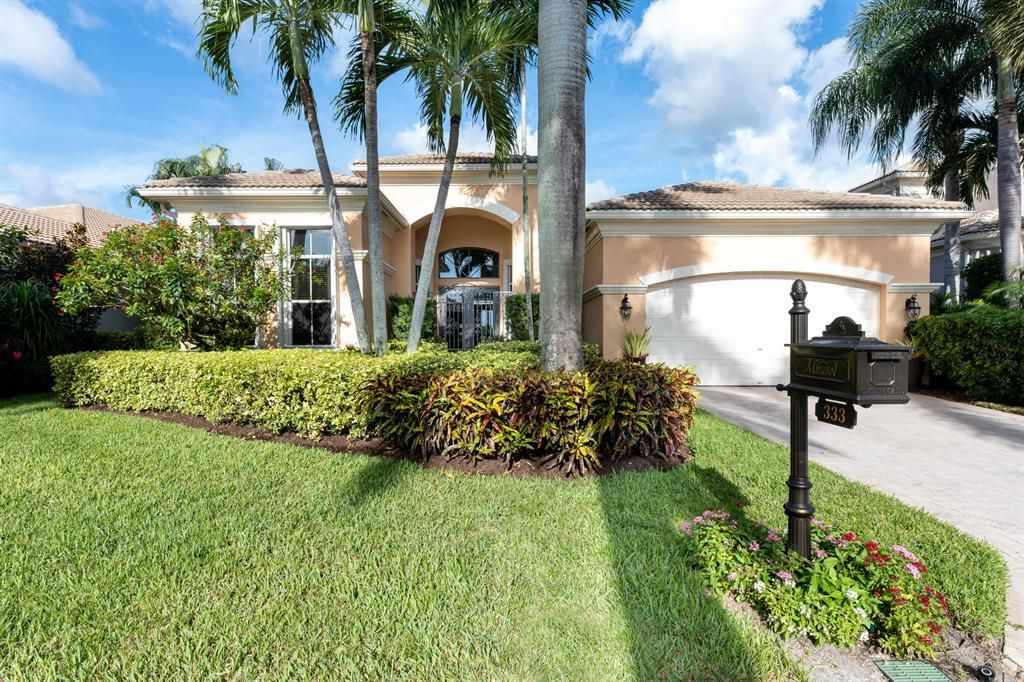 Photo of 333 Vizcaya Drive, Palm Beach Gardens, FL 33418 (MLS # R10845625)