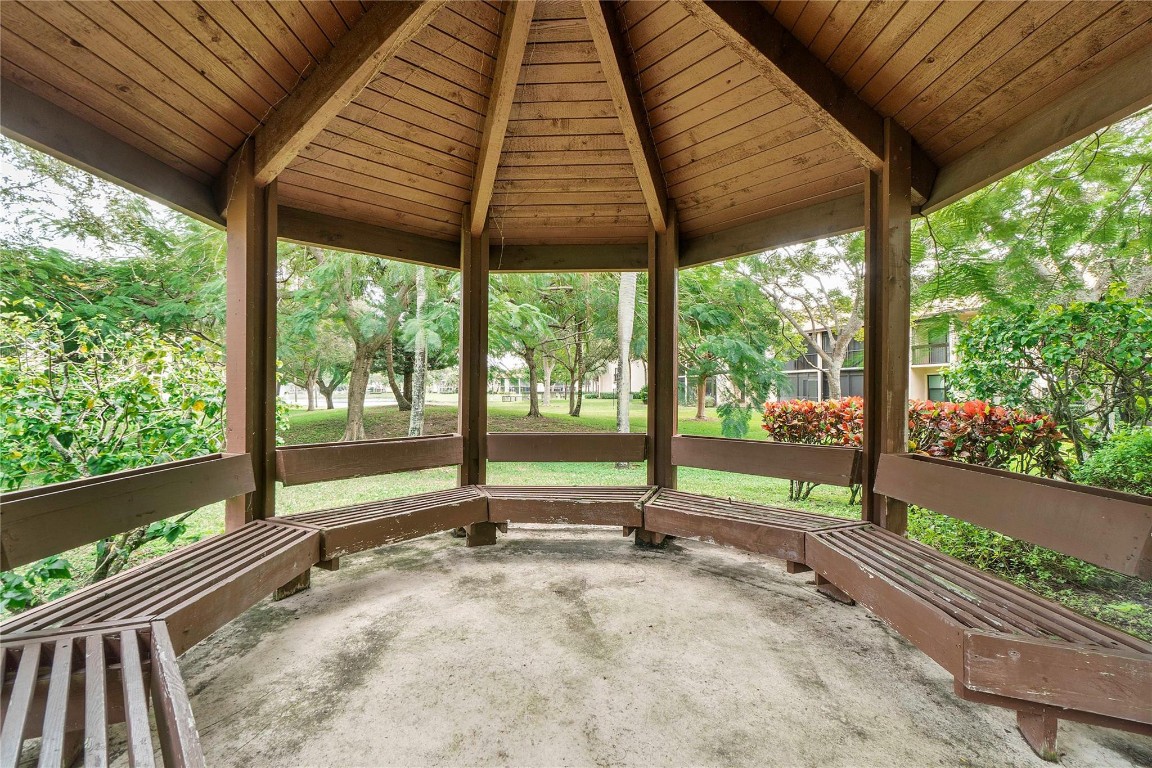 MEADOWRIDGE CONDOS - Residential