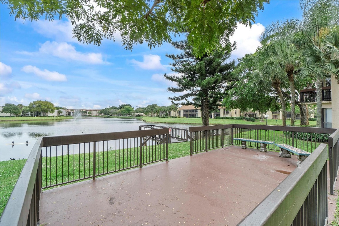 MEADOWRIDGE CONDOS - Residential