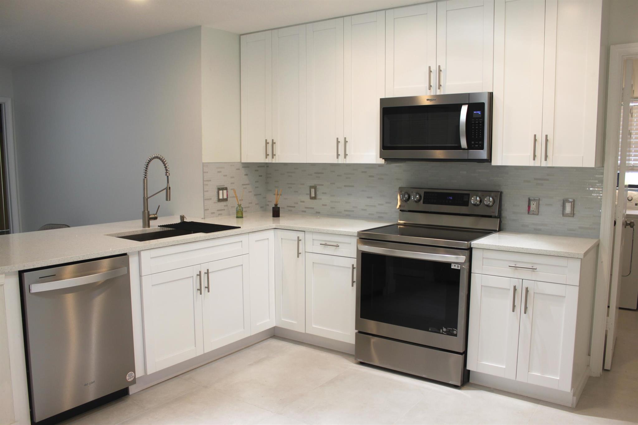 SUGAR POND MANOR OF WELLI - Residential Lease