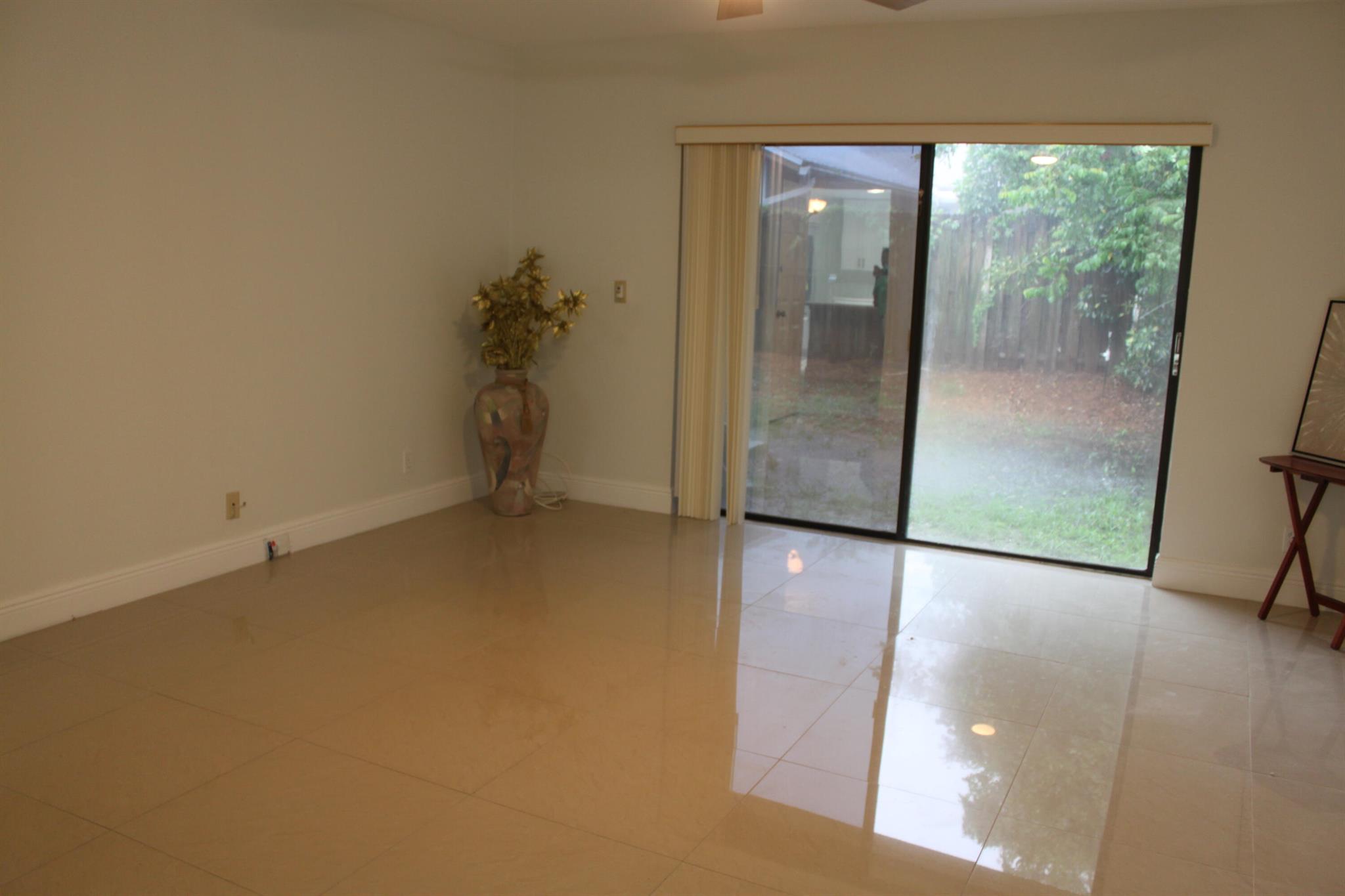 SUGAR POND MANOR OF WELLI - Residential Lease