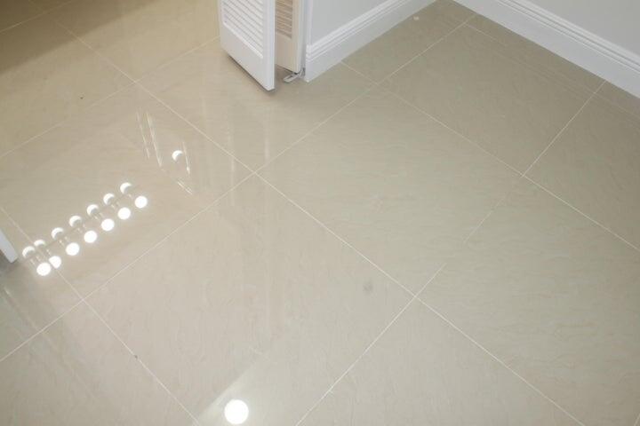 SUGAR POND MANOR OF WELLI - Residential Lease