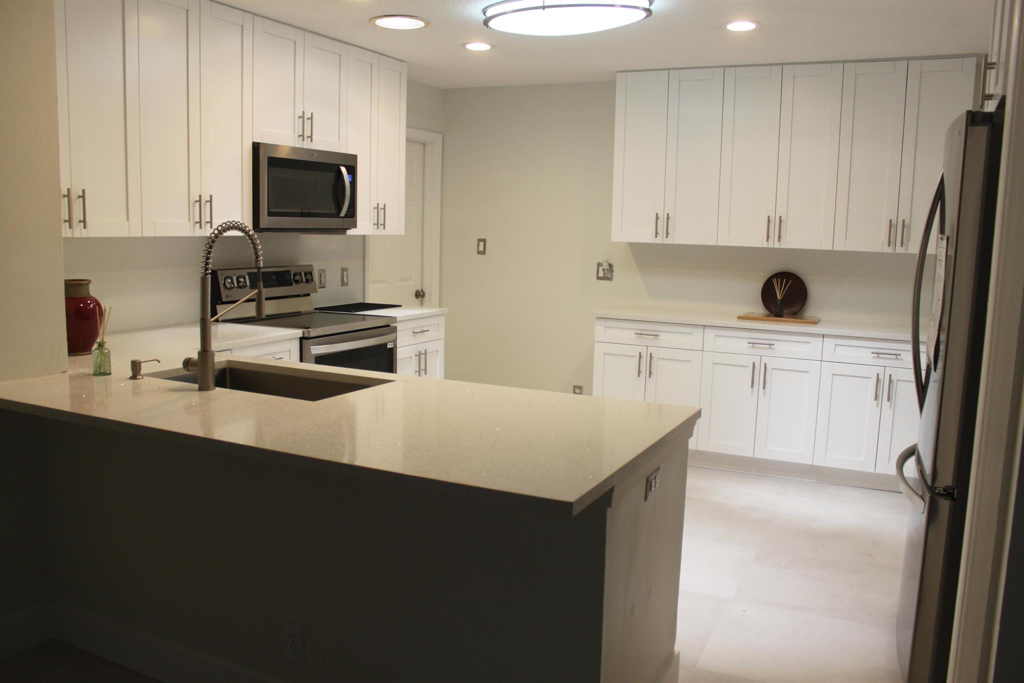 SUGAR POND MANOR OF WELLI - Residential Lease