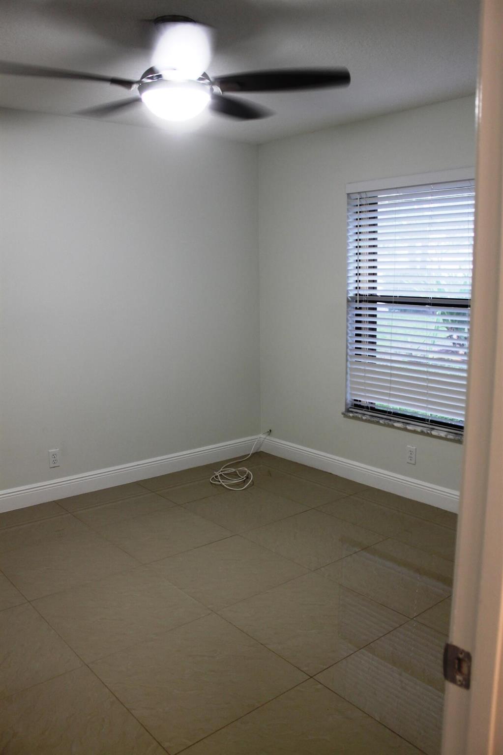 SUGAR POND MANOR OF WELLI - Residential Lease