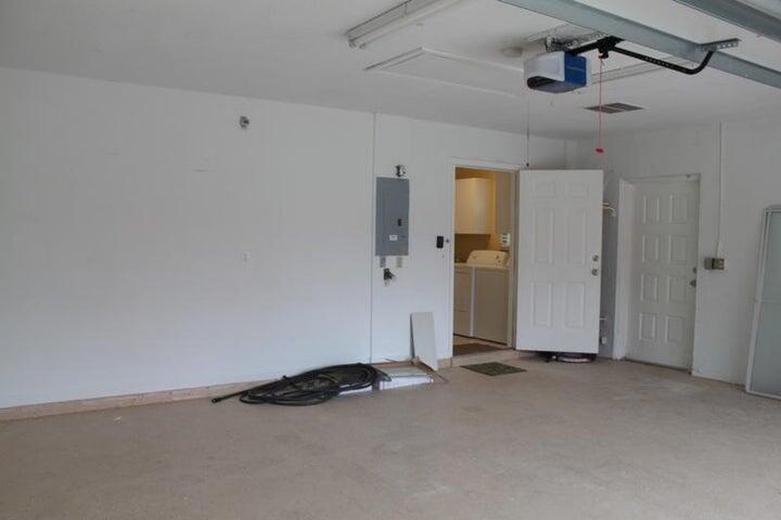 SUGAR POND MANOR OF WELLI - Residential Lease