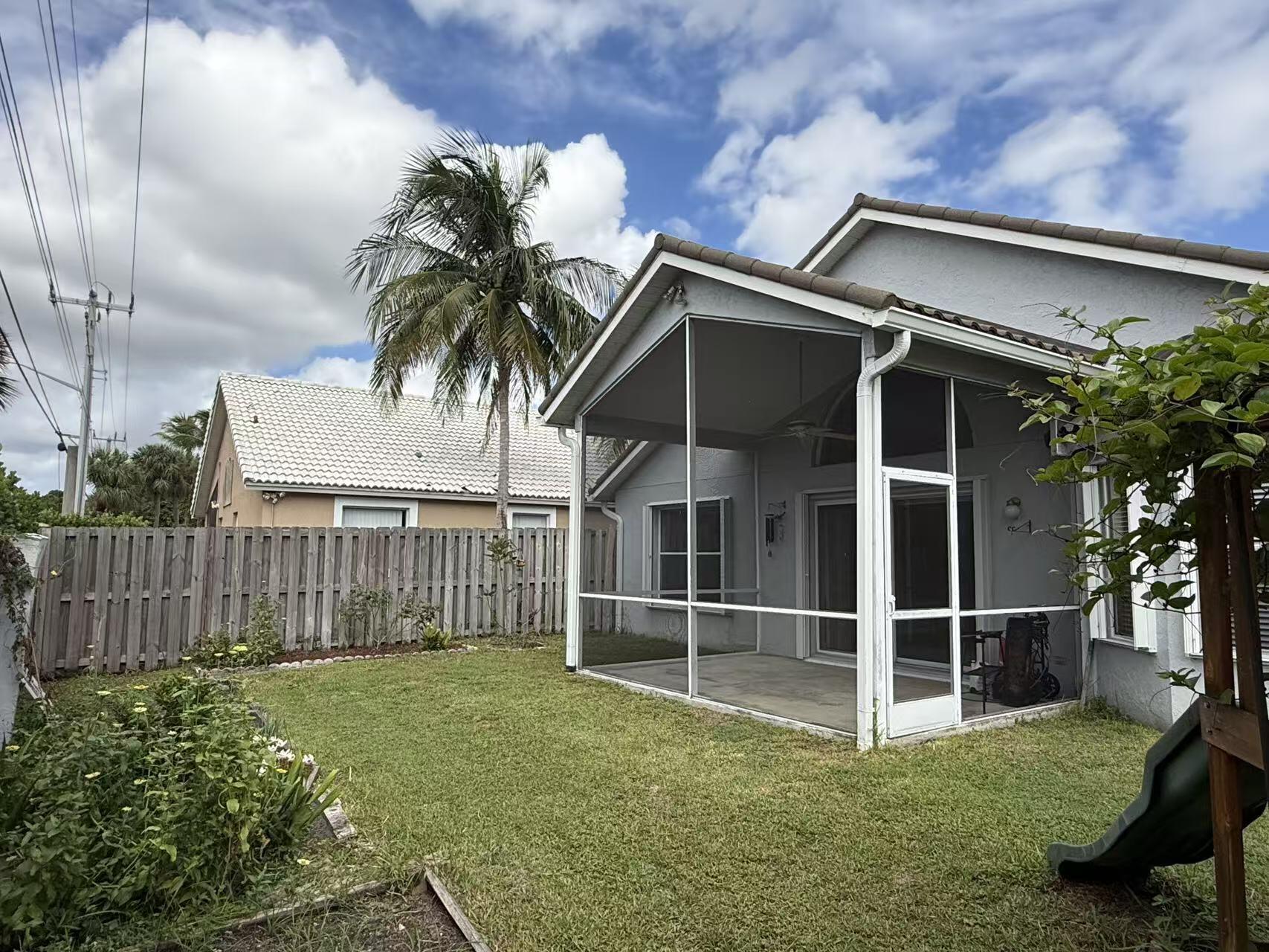 FAIRWAY COVE OF WELLINGTON - Residential