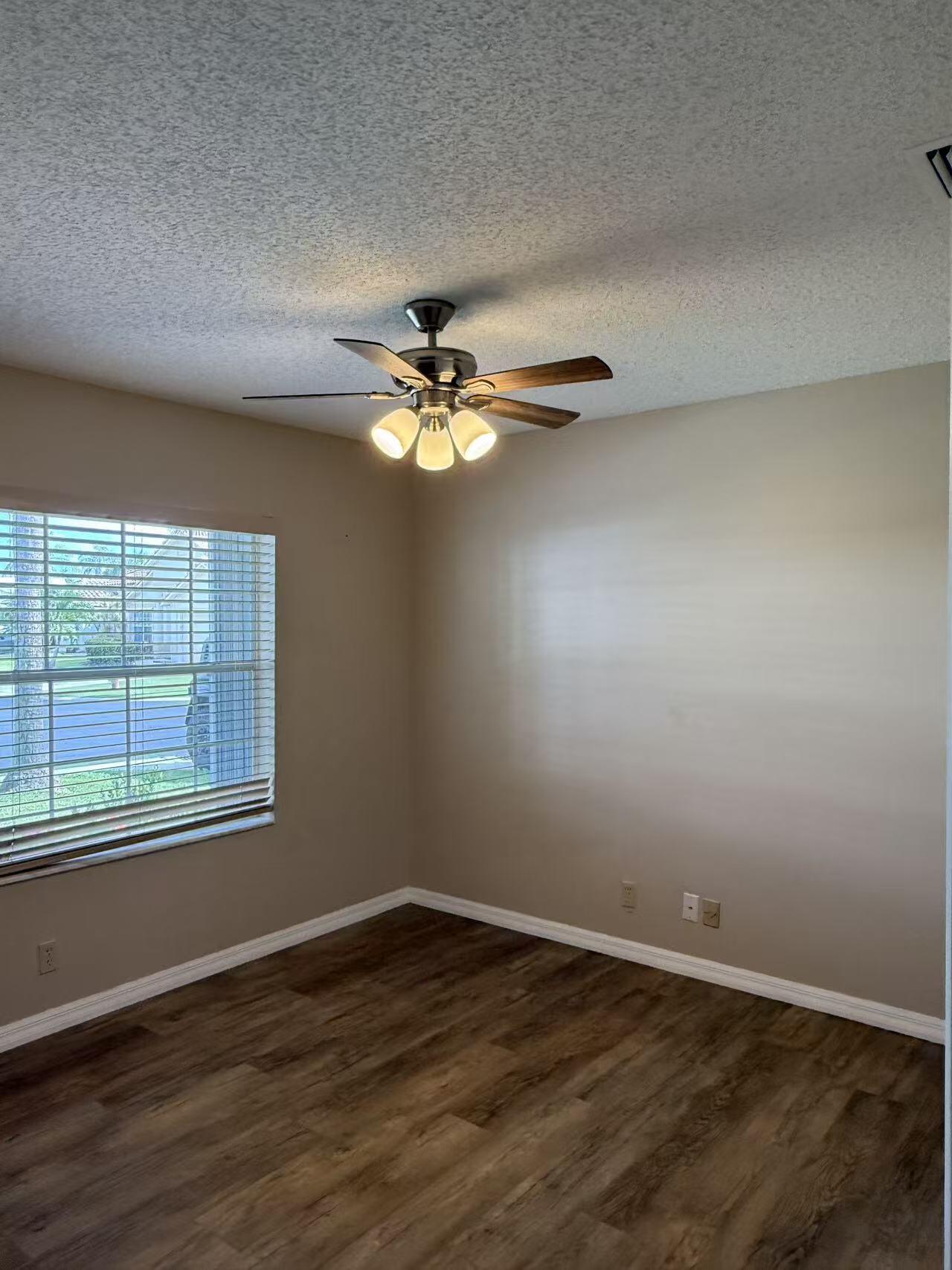 FAIRWAY COVE OF WELLINGTON - Residential