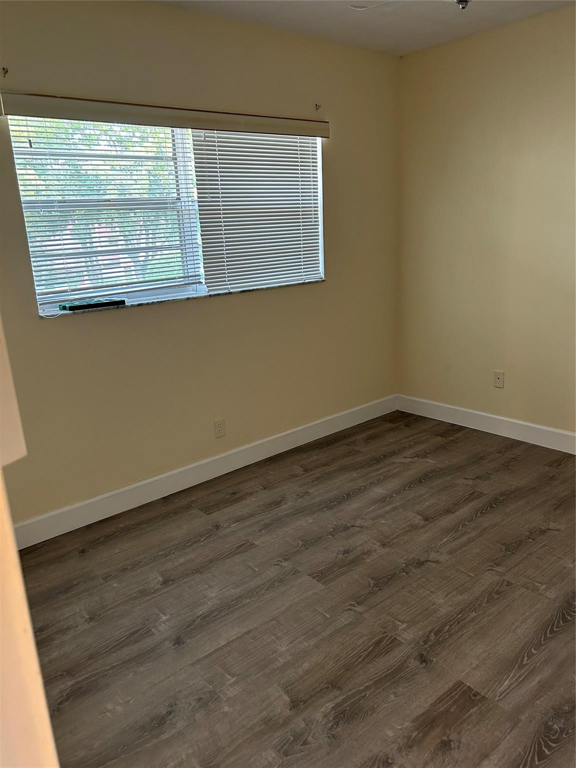 Oriole Golf & Tennis Club - Residential Lease