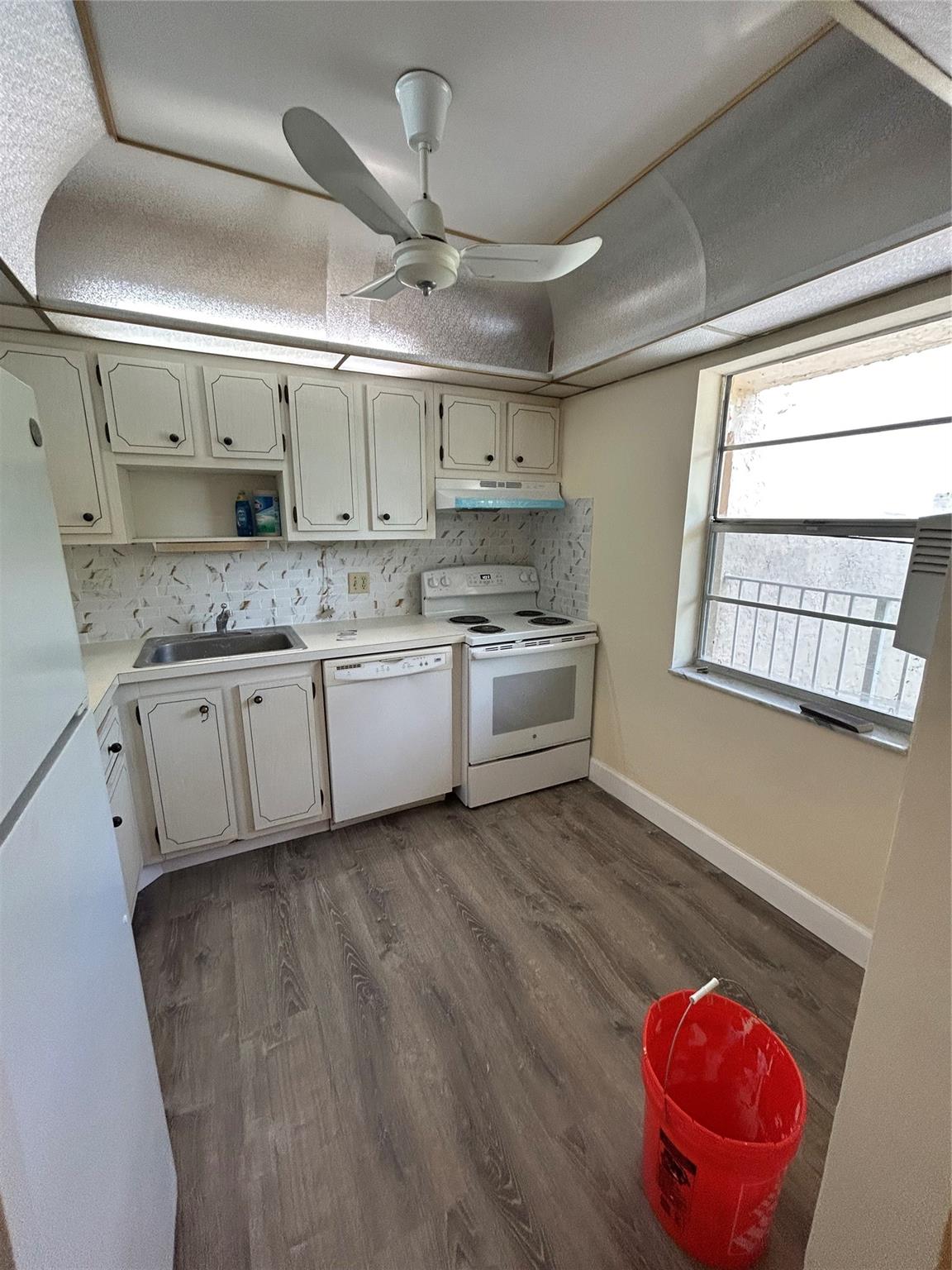 Oriole Golf & Tennis Club - Residential Lease