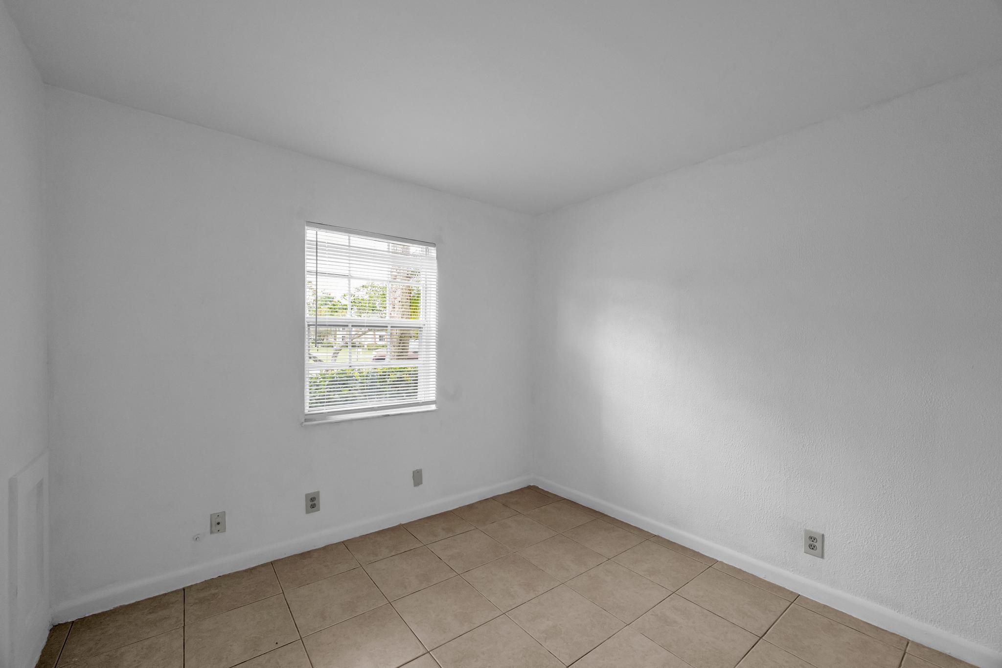 MIDPORT PLACE II, A CONDOMINIUM - Residential