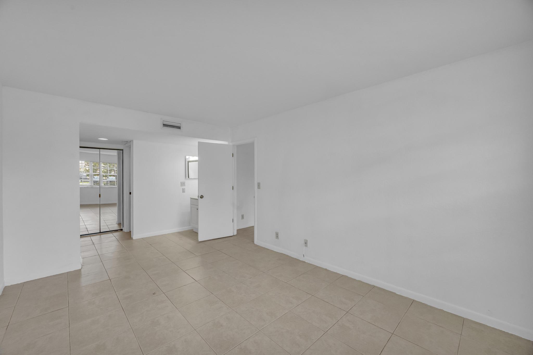 MIDPORT PLACE II, A CONDOMINIUM - Residential