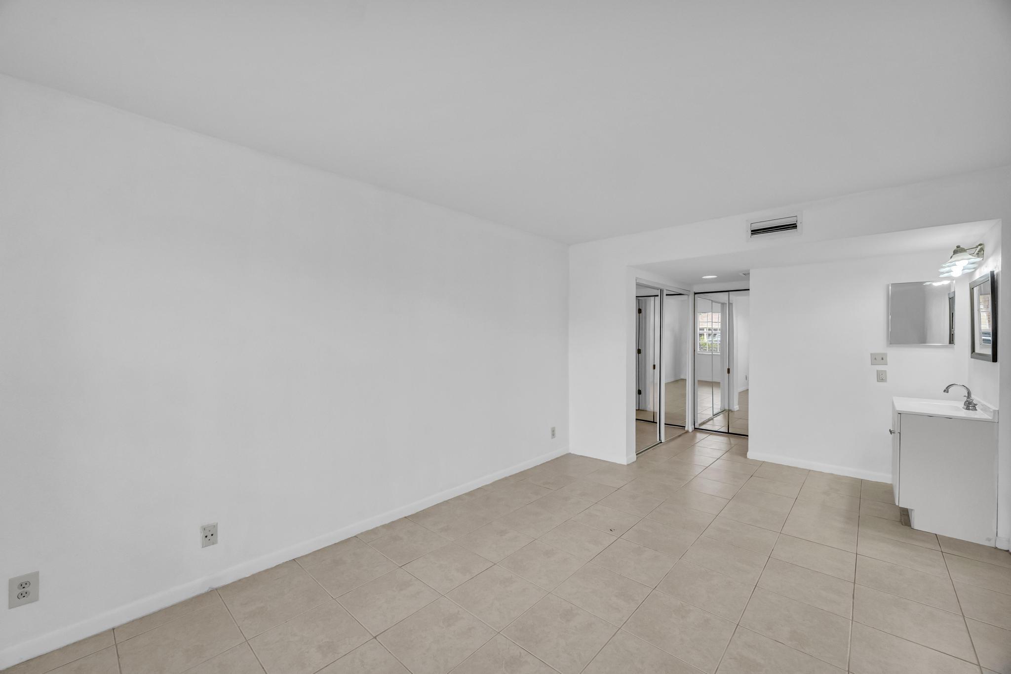 MIDPORT PLACE II, A CONDOMINIUM - Residential