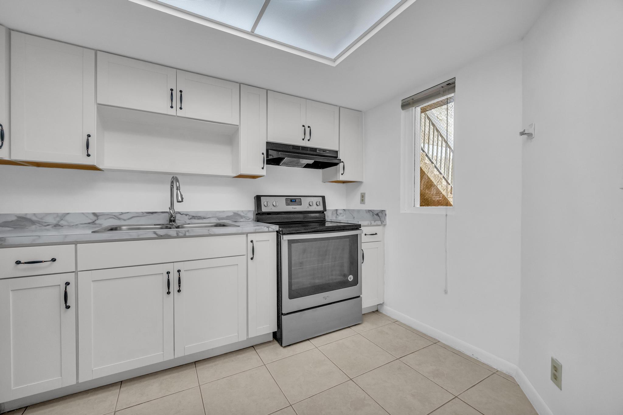 MIDPORT PLACE II, A CONDOMINIUM - Residential