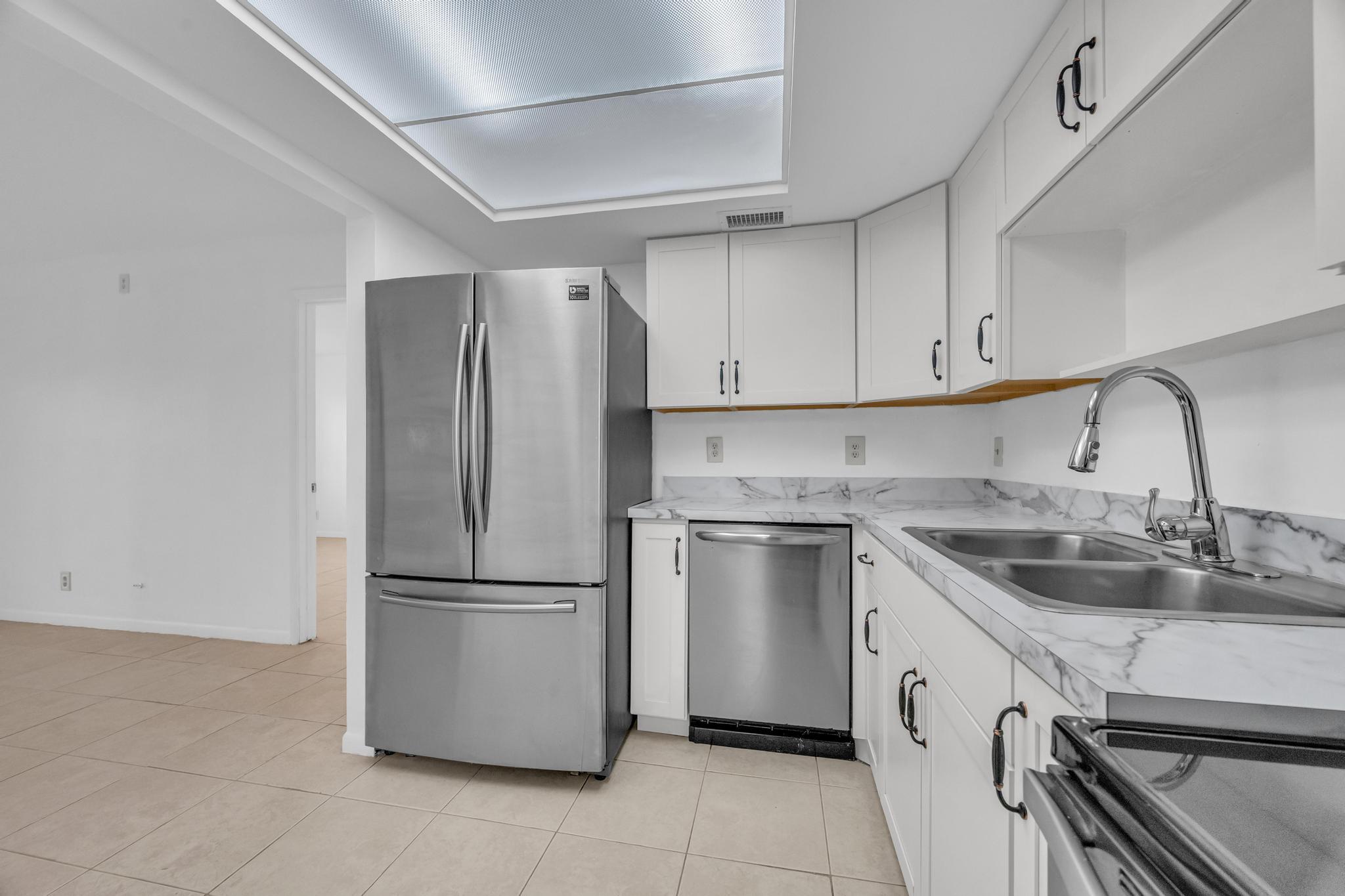 MIDPORT PLACE II, A CONDOMINIUM - Residential