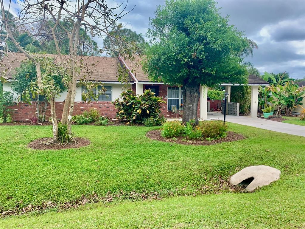 Photo of 2808 S 29th Street, Fort Pierce, FL 34981 (MLS # R10705373)