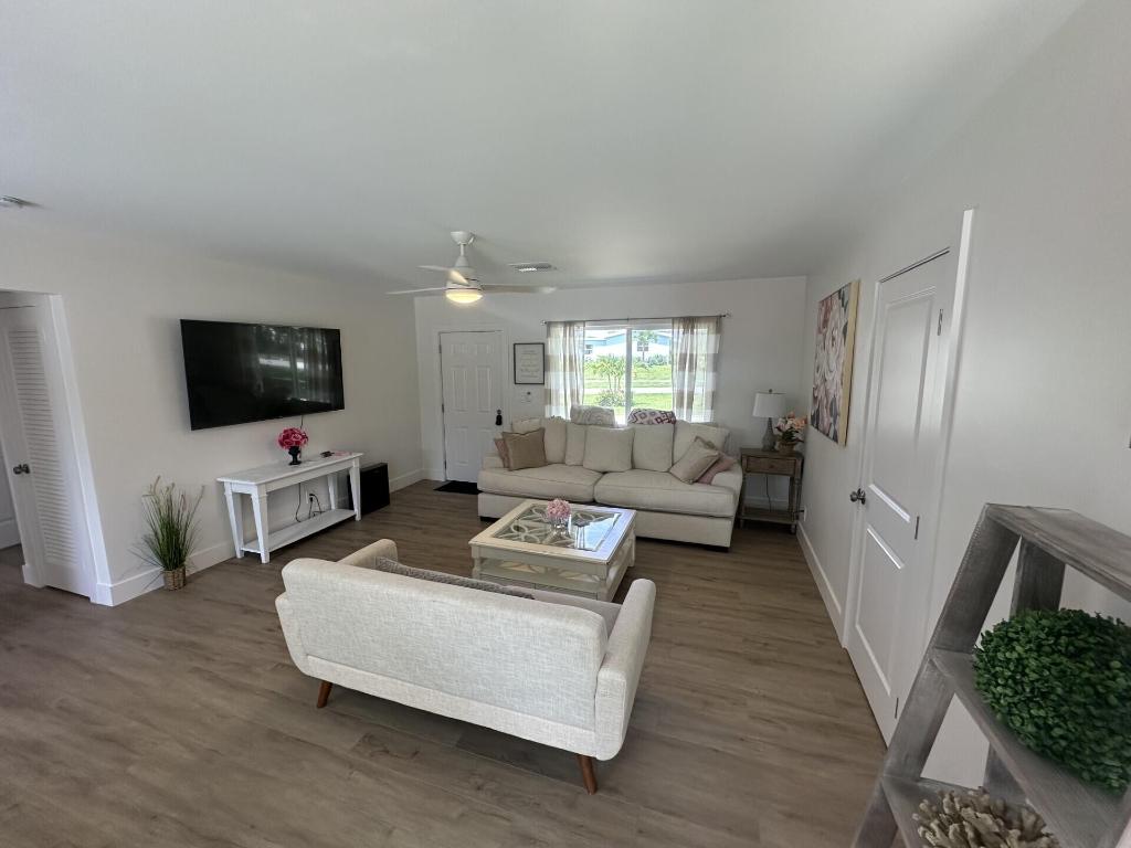 Lake Osborne Estates - Residential Lease