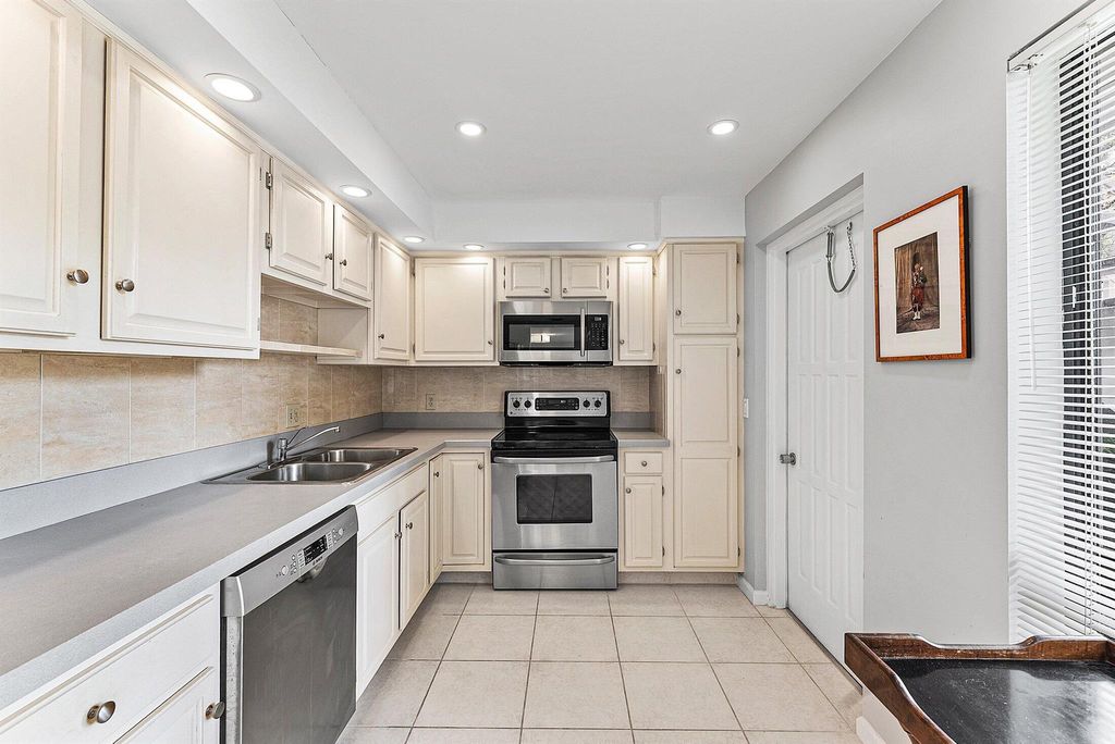 Photo of 4588 Kittiwake Court #Kittiwake, Boynton Beach, FL 33436 (MLS # R11106420)