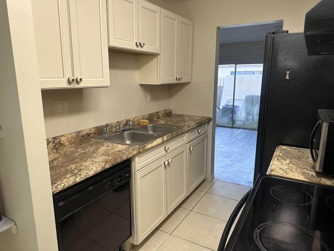 8193 NW 8th Mnr 4