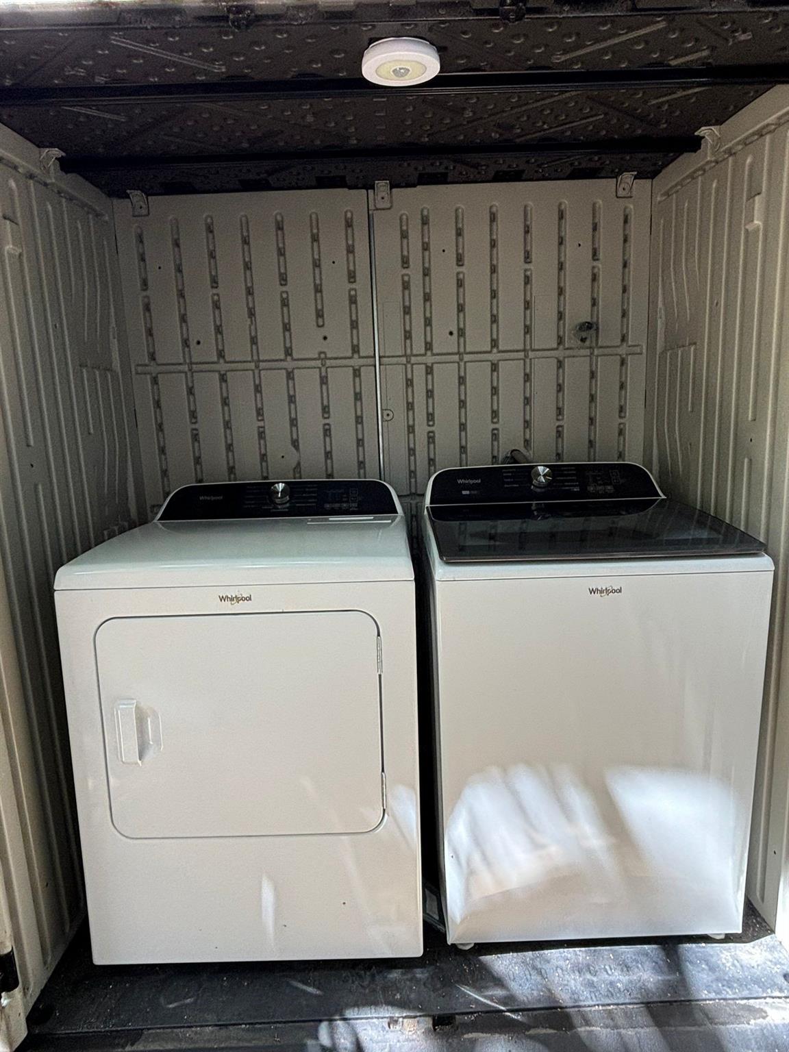 Lauderdale Park 6-33 1/2 - Residential Lease