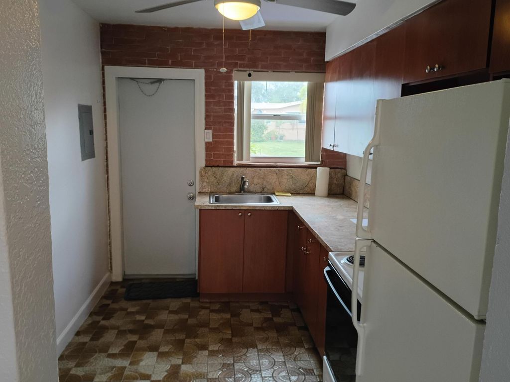 Photo of 2221 Johnson Street, Hollywood, FL 33020 (MLS # B26023487)