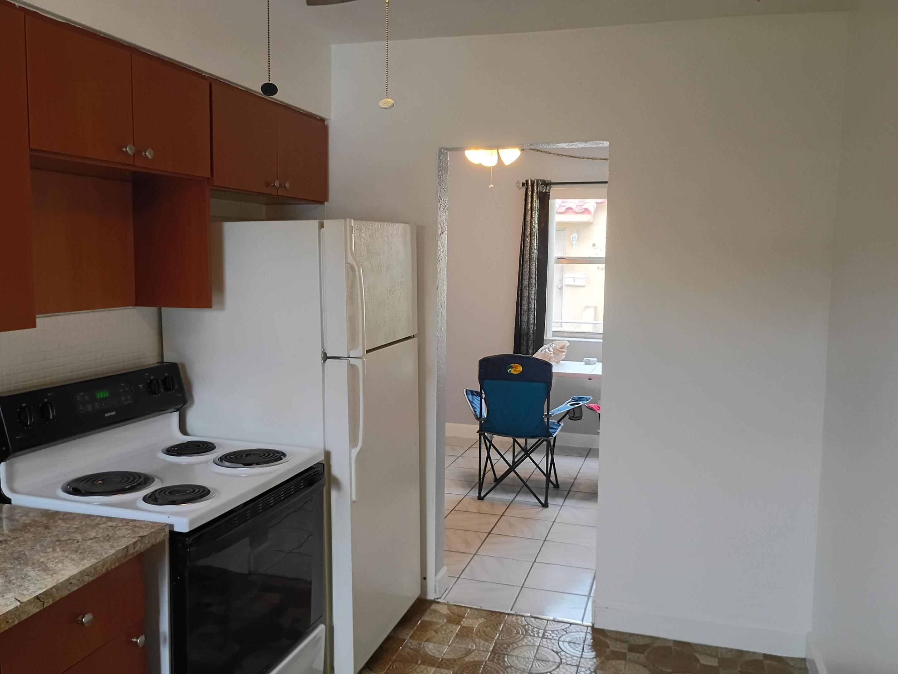 DIXIE GARDENS - Residential Lease