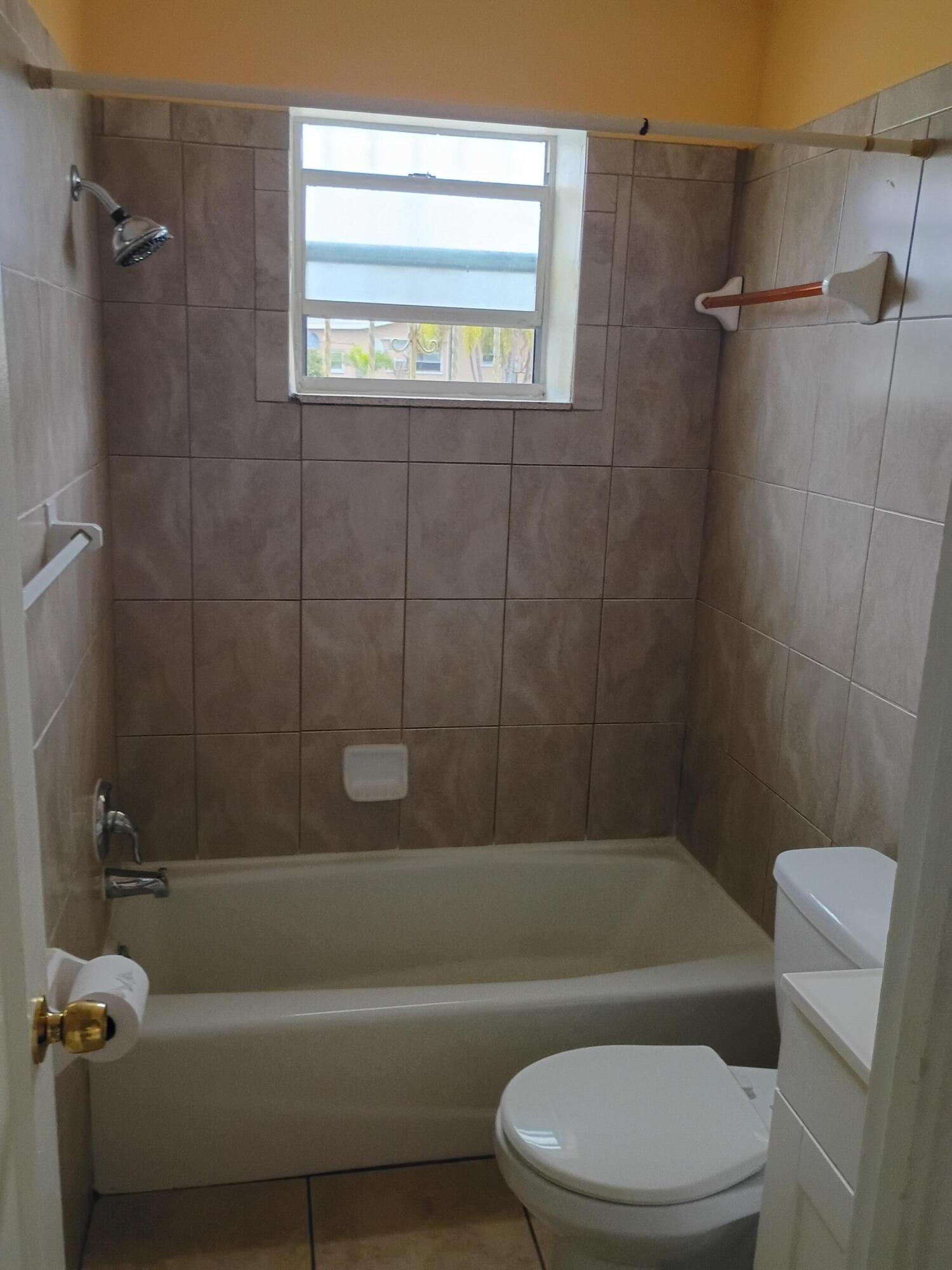 DIXIE GARDENS - Residential Lease