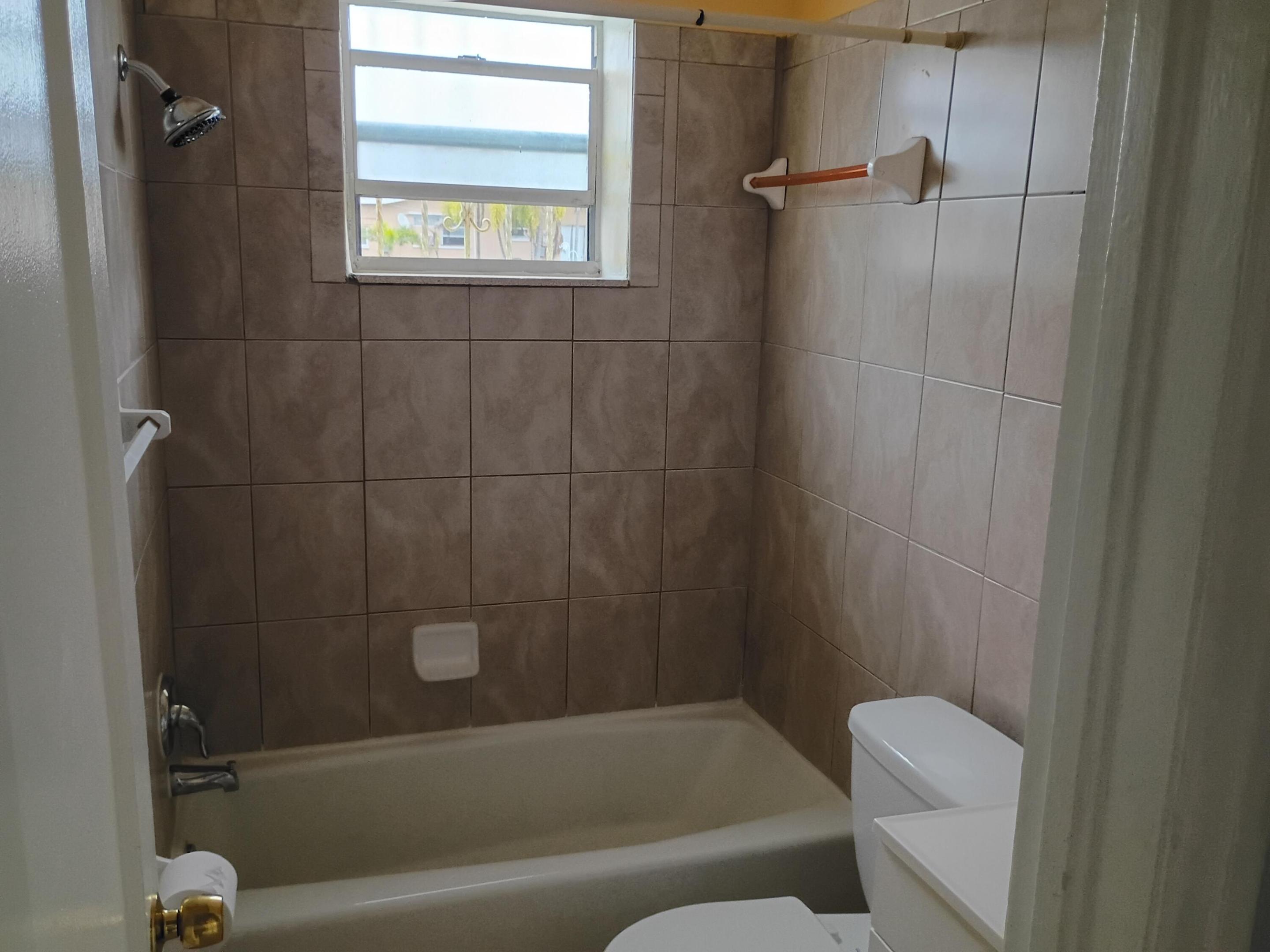 DIXIE GARDENS - Residential Lease
