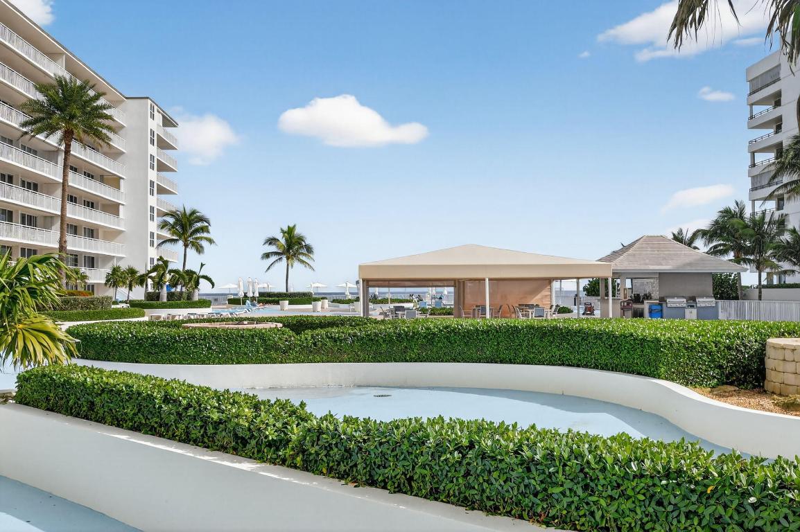 BARCLAY CONDO - Residential