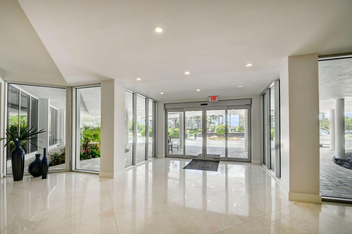 BARCLAY CONDO - Residential