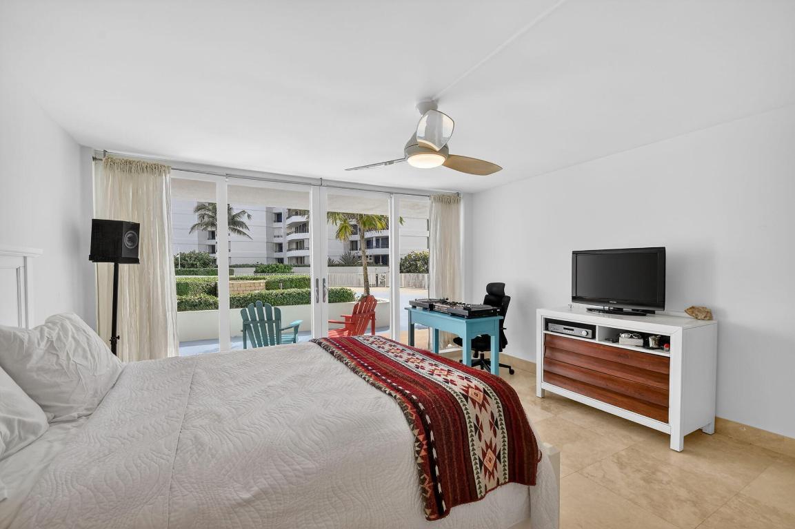 BARCLAY CONDO - Residential