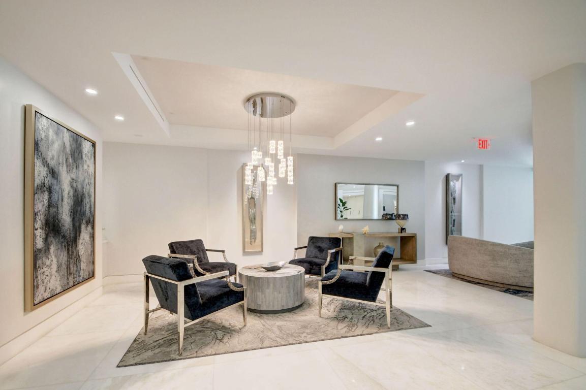 BARCLAY CONDO - Residential