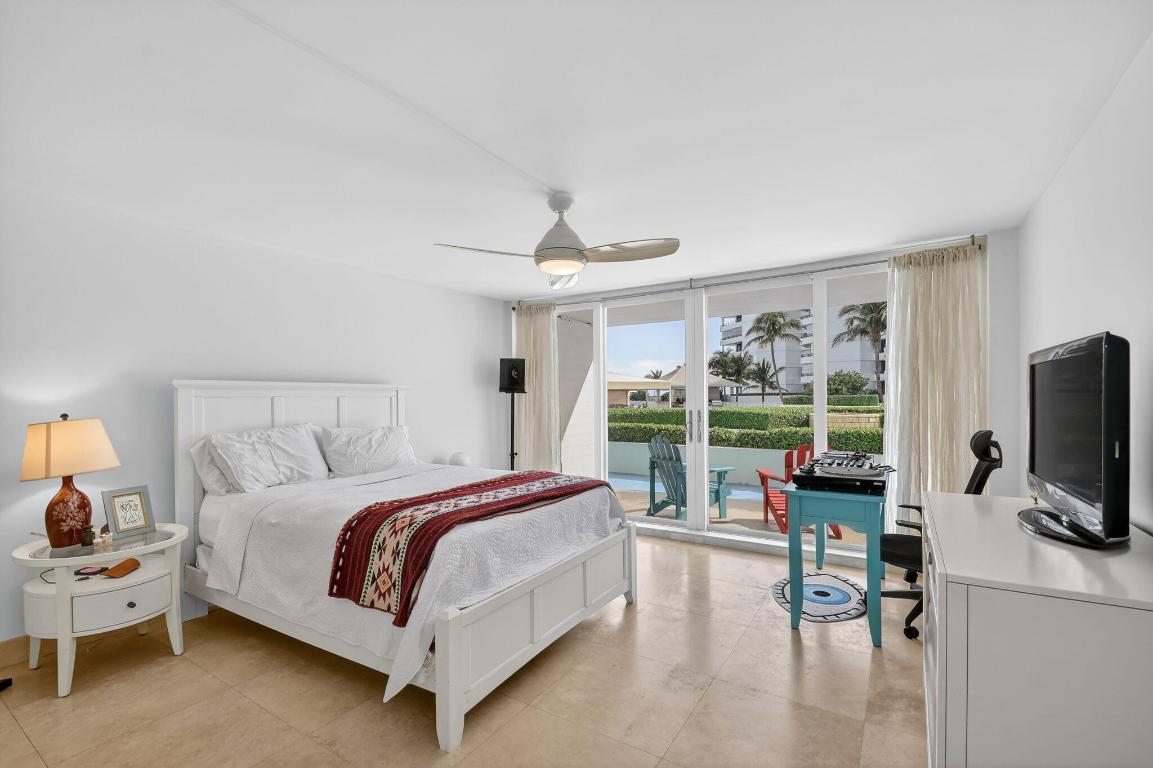 BARCLAY CONDO - Residential