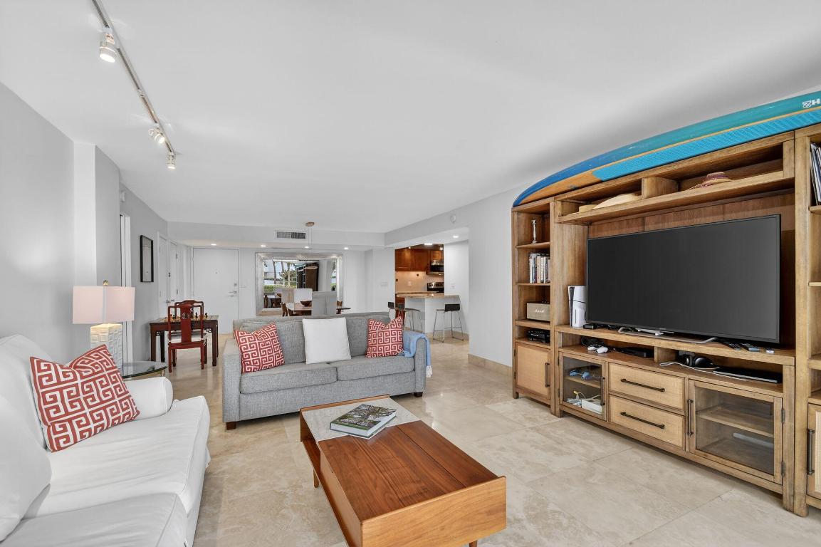 BARCLAY CONDO - Residential