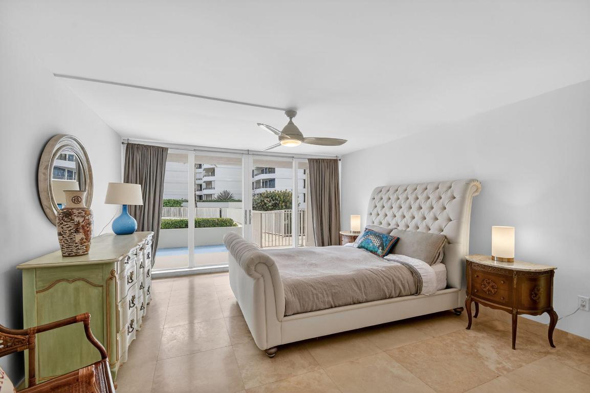 BARCLAY CONDO - Residential