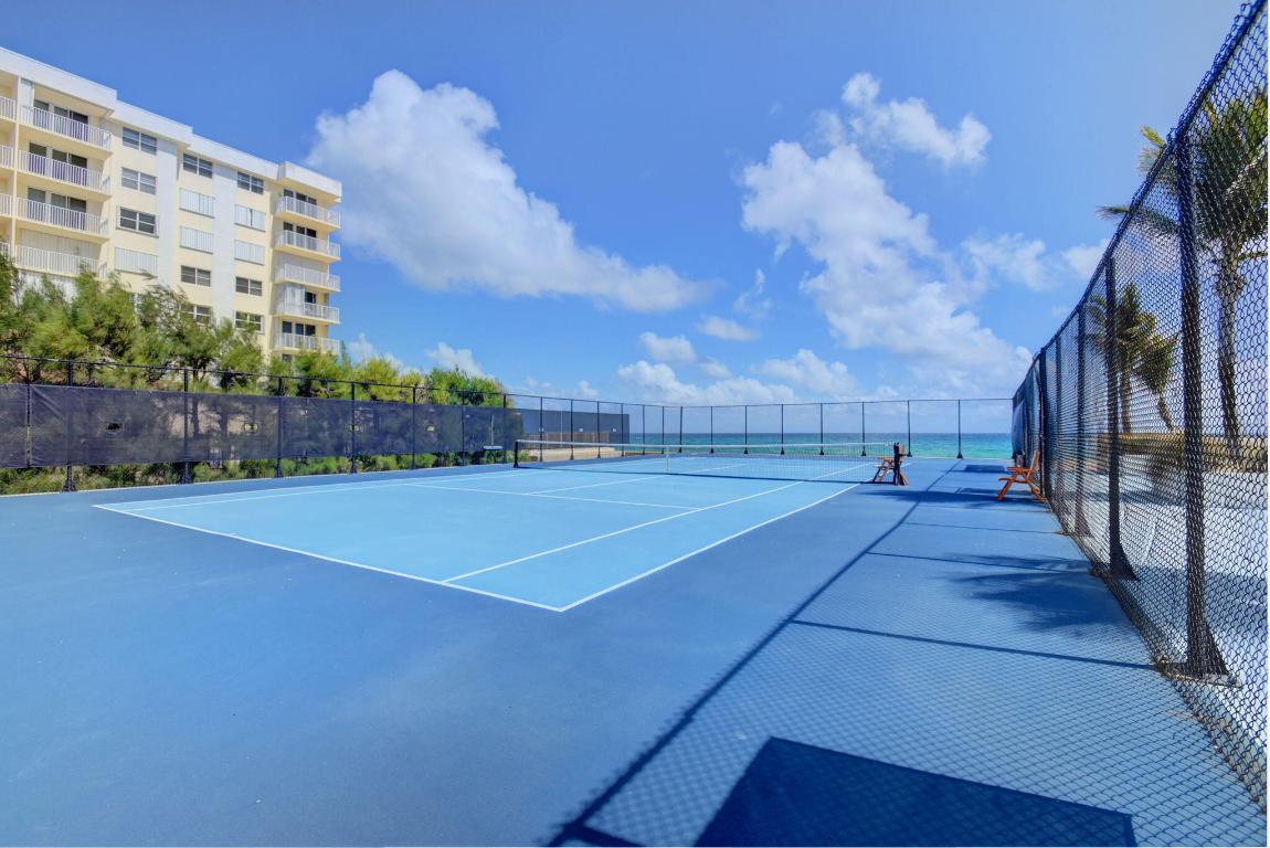 BARCLAY CONDO - Residential