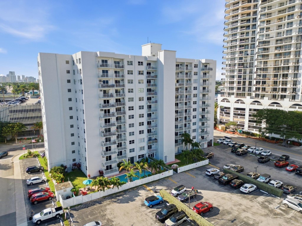 LEISURE BEACH - Residential