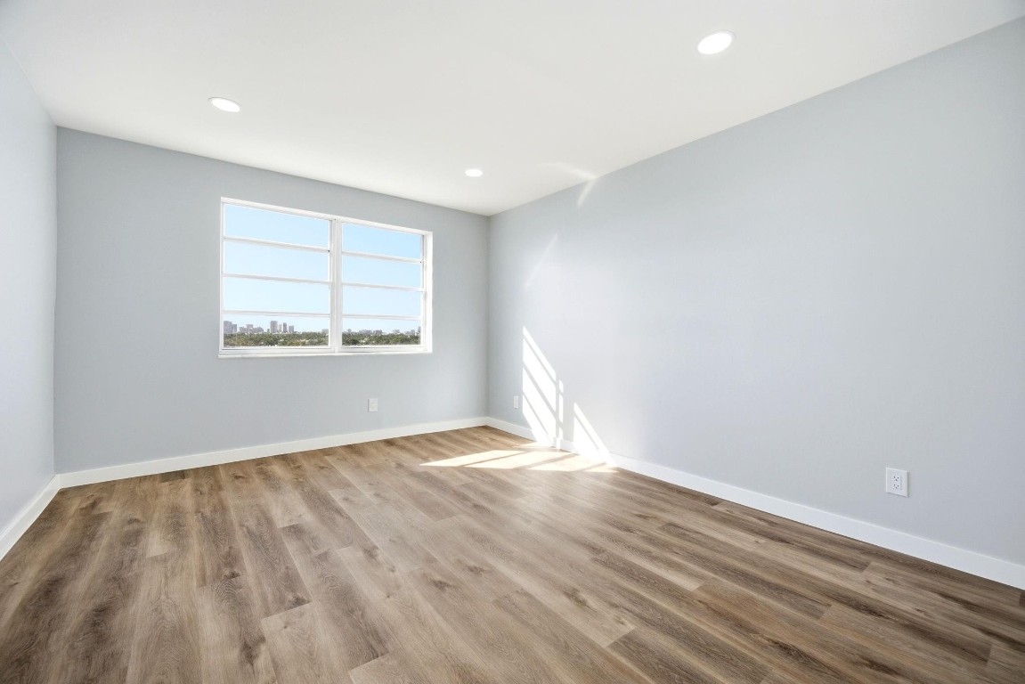 LEISURE BEACH - Residential