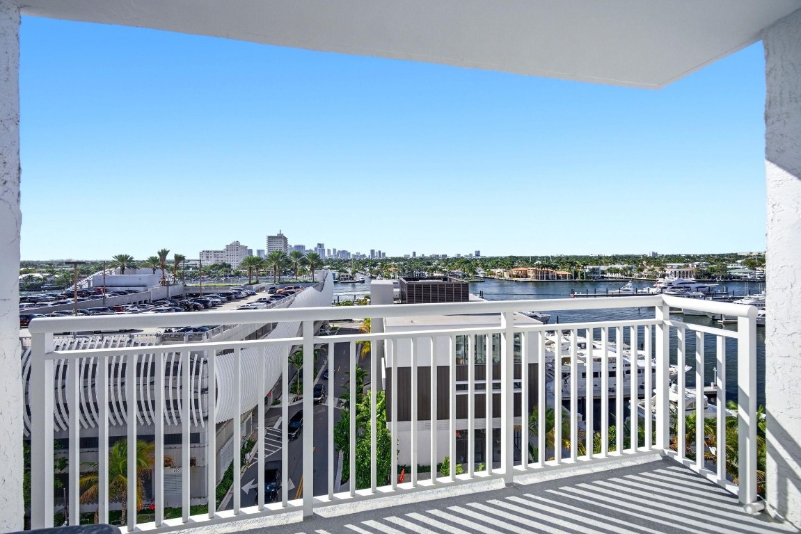 200 S Birch Road 906