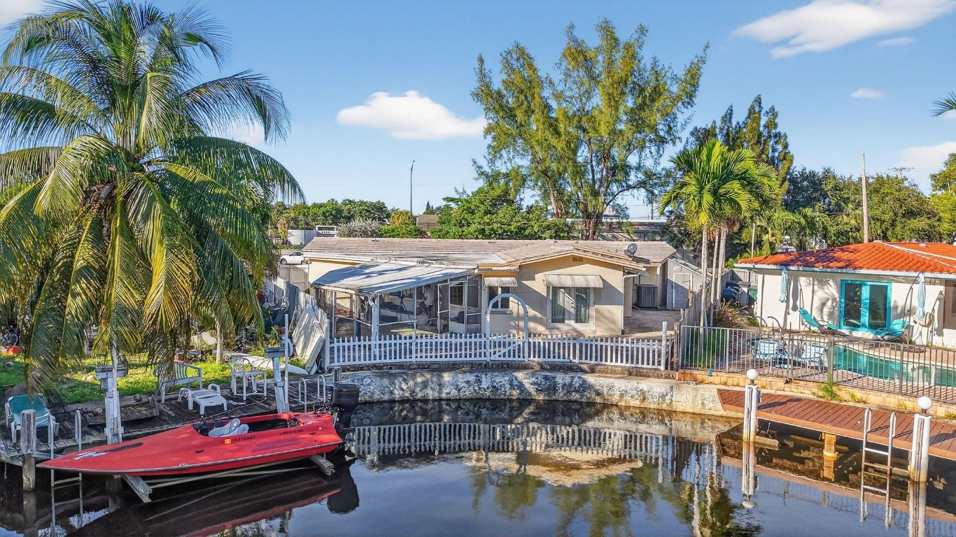 Coral Brook 37-18 B - Residential