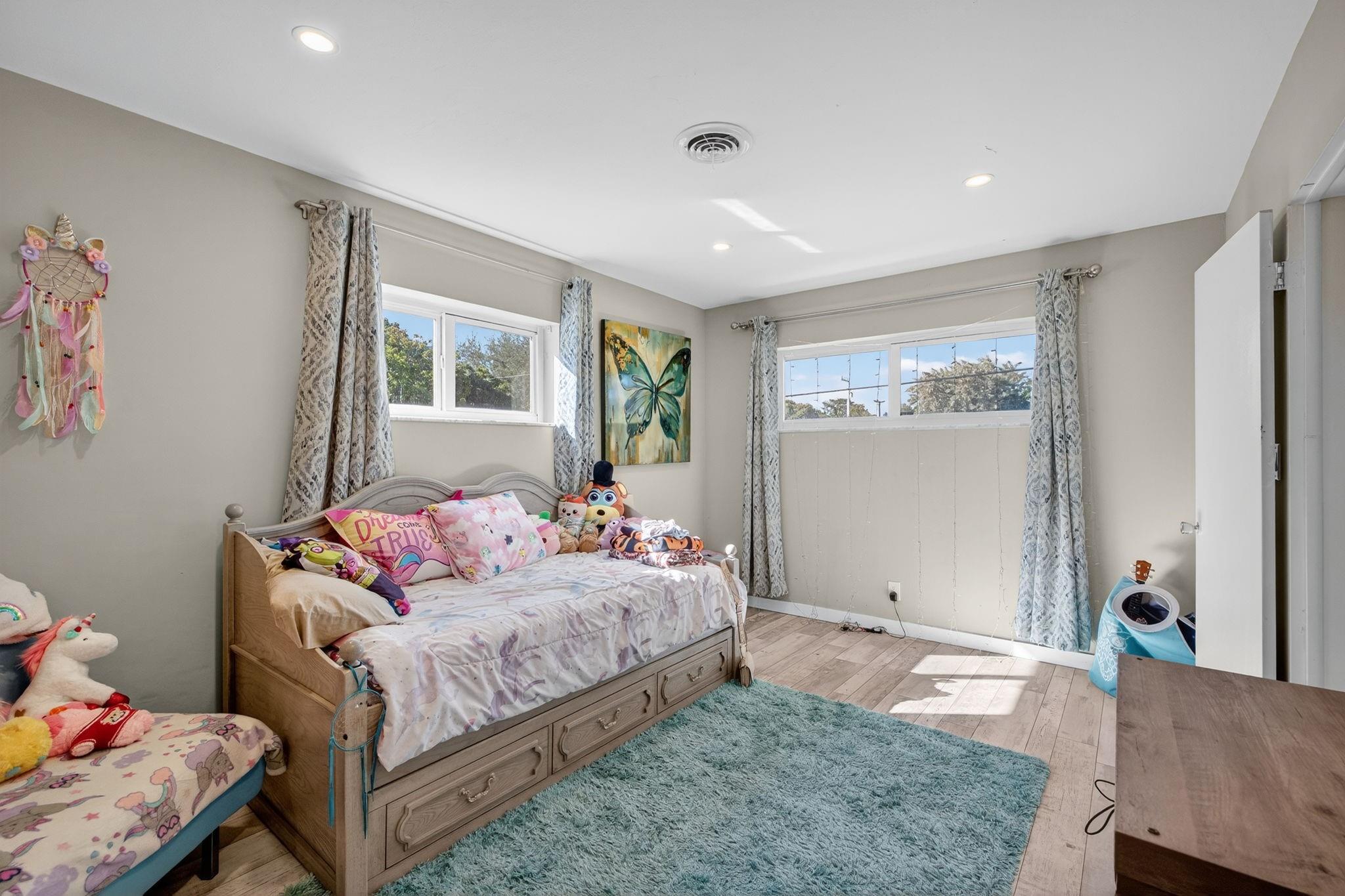 Coral Brook 37-18 B - Residential