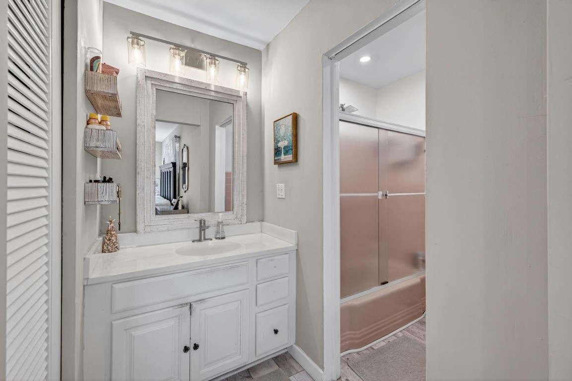 Coral Brook 37-18 B - Residential